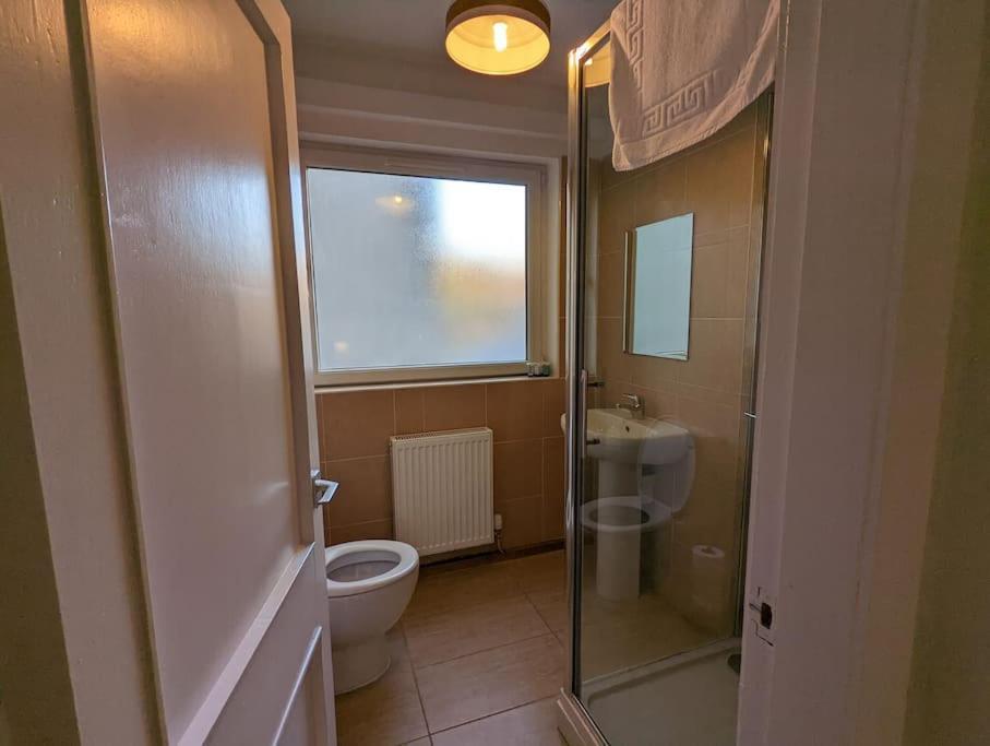 Two Bedroom Flat In Bridge Of Allan, Stirling Bagian luar foto