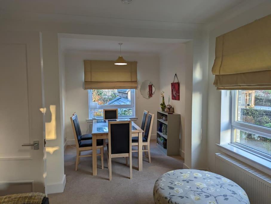 Two Bedroom Flat In Bridge Of Allan, Stirling Bagian luar foto